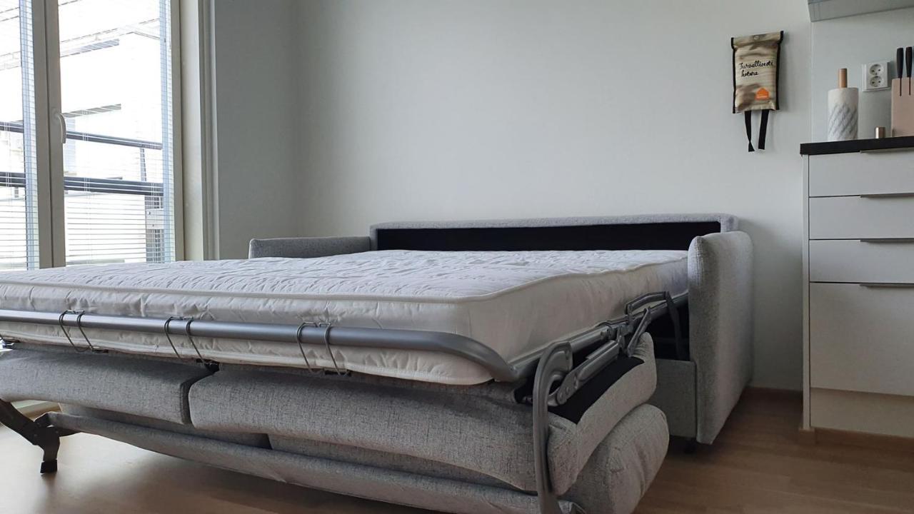 Parvekkeellinen Yksioe Keskustassa Lägenhet Åbo Exteriör bild